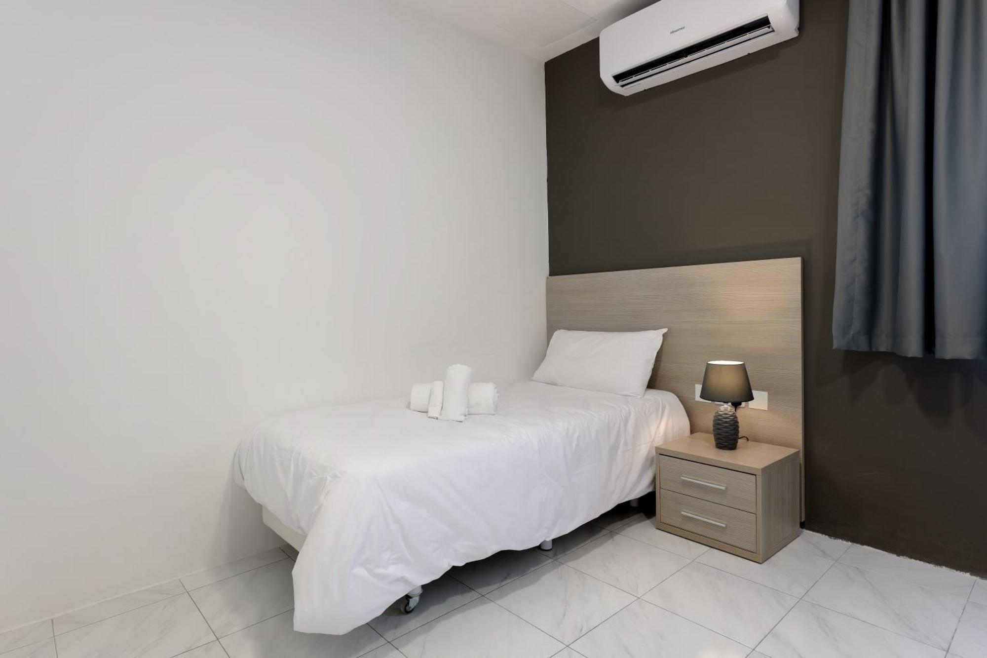 Seaview Stays St. Paul's Bay Room photo