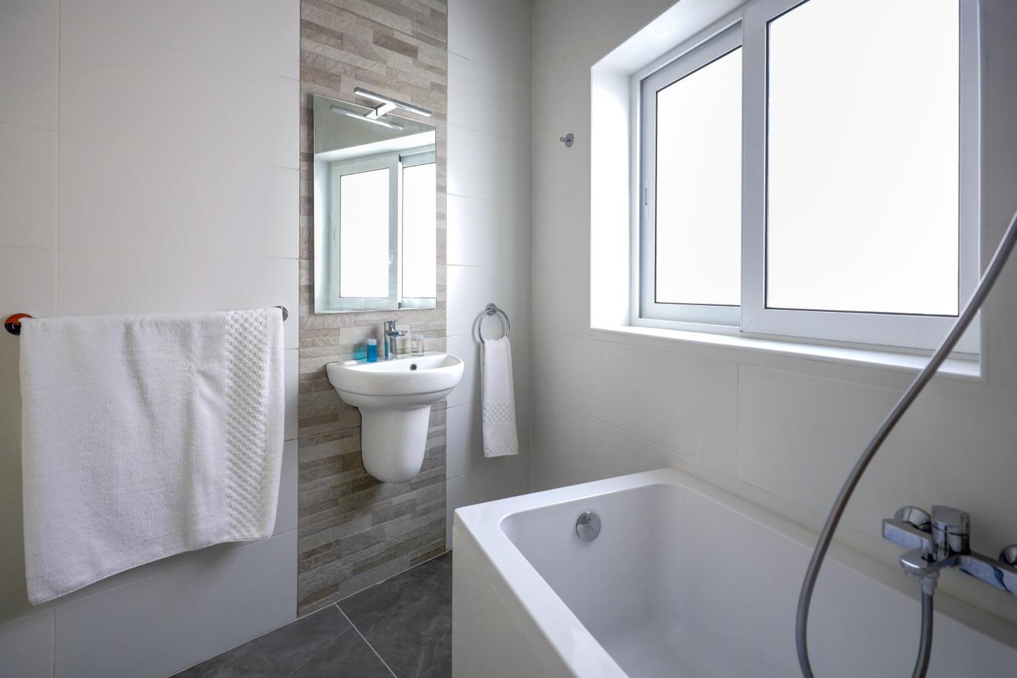 Seaview Stays St. Paul's Bay Room photo