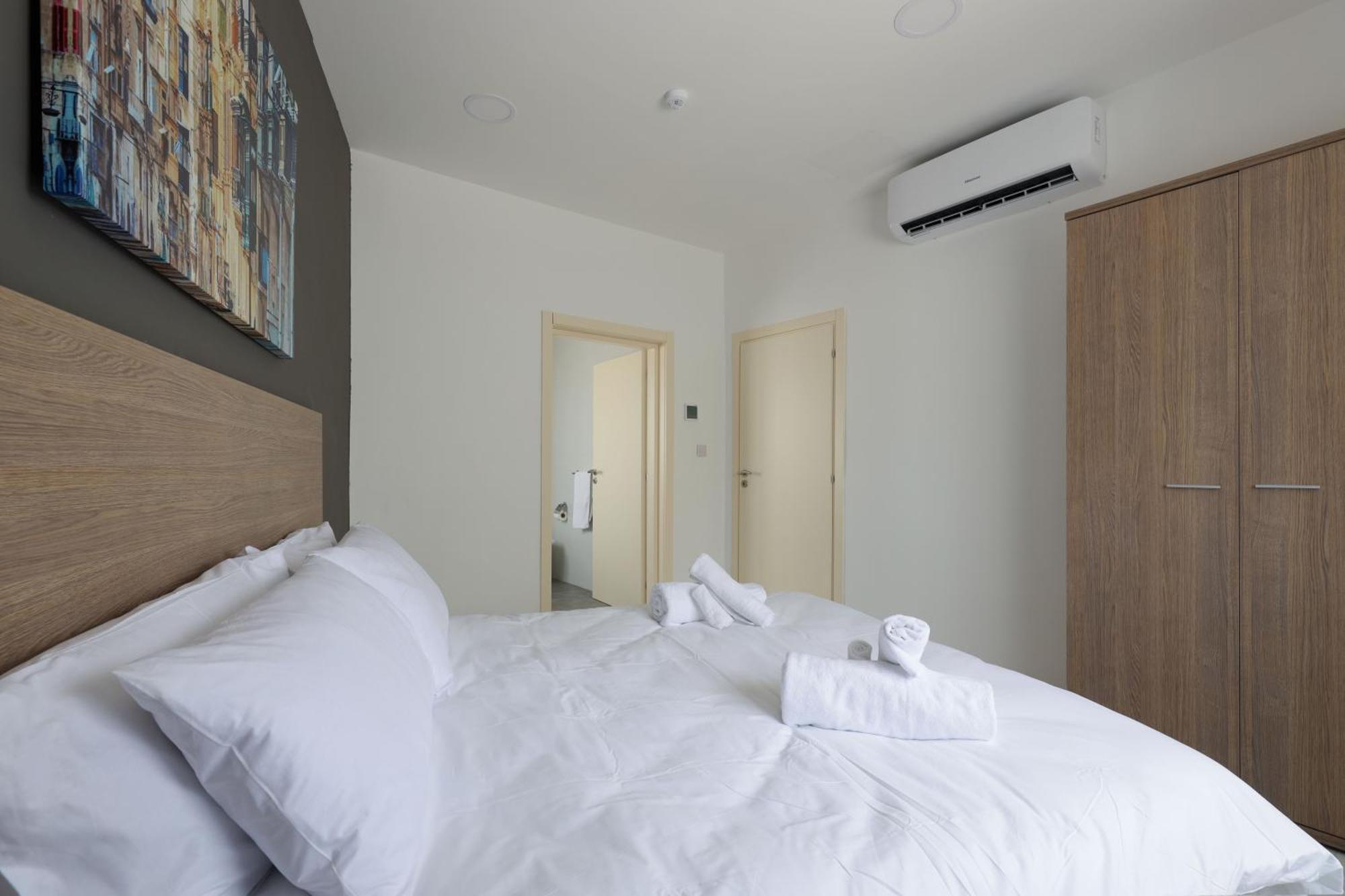 Seaview Stays St. Paul's Bay Room photo